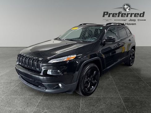 Used 2016 Jeep Cherokee High Altitude AWD/4WD image 11