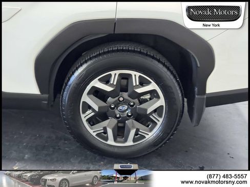 Used 2025 Subaru Forester Premium AWD/4WD image 6