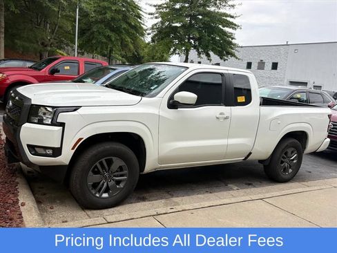 Used 2025 Nissan Frontier SV w/ SV Convenience Package AWD/4WD image 4