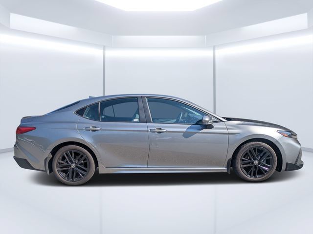 Used 2025 Toyota Camry SE FWD image 2