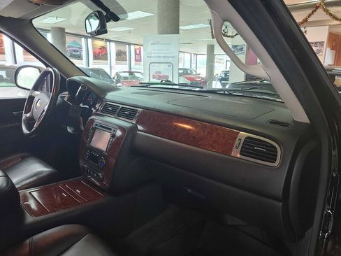 Used 2012 Chevrolet Suburban LTZ image 16