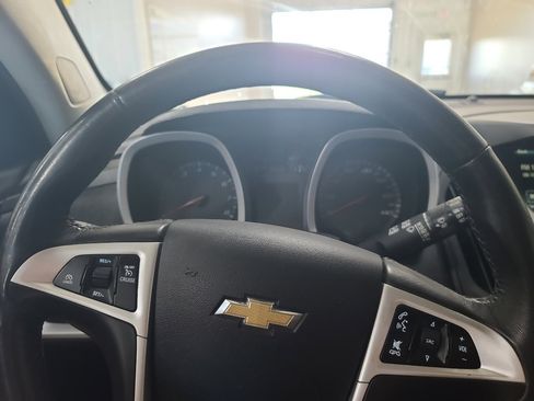 Used 2017 Chevrolet Equinox LT w/ Convenience Package image 10