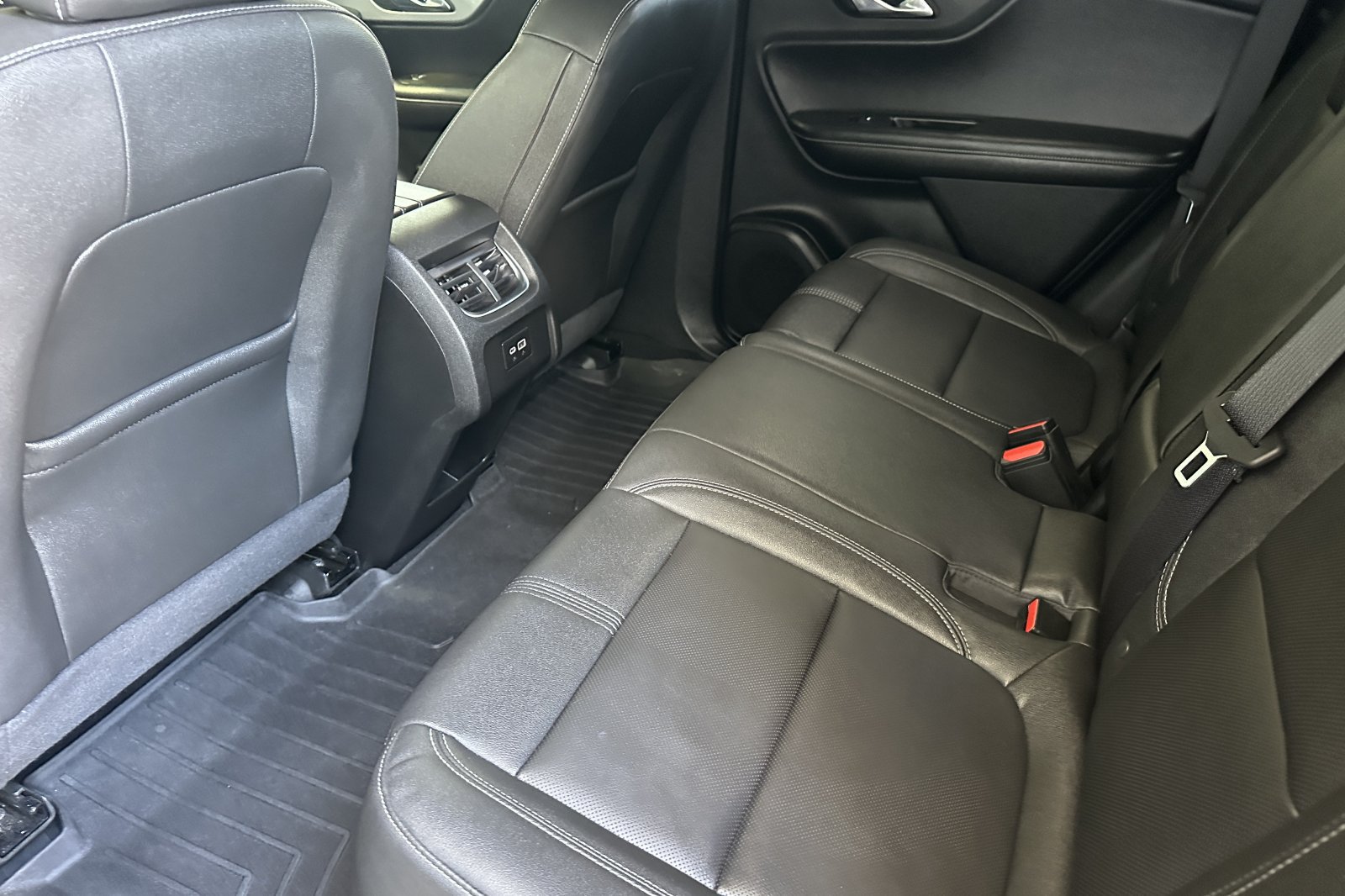 Used 2023 Chevrolet Blazer LT AWD/4WD image 12
