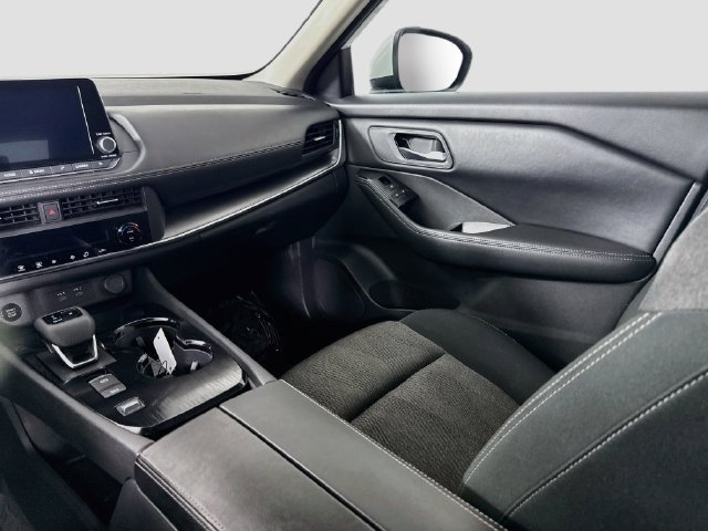 Used 2024 Nissan Rogue SV FWD image 21