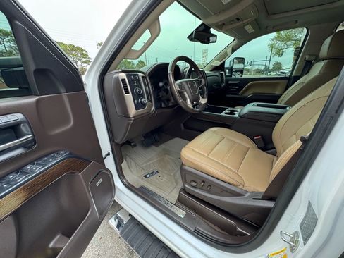 Used 2018 GMC Sierra 3500 Denali w/ Duramax Plus Package image 8