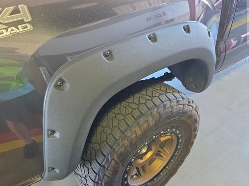 Used 2019 Toyota Tacoma TRD Off-Road w/ Technology Package AWD/4WD image 19