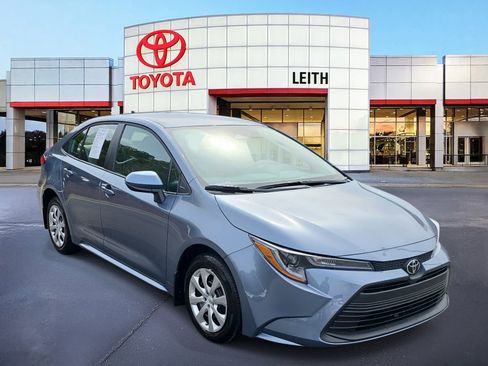 Used 2026 Toyota Corolla LE image 3
