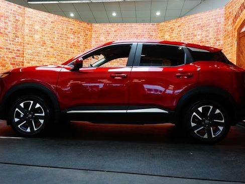Certified 2025 Nissan Kicks SV AWD/4WD image 4