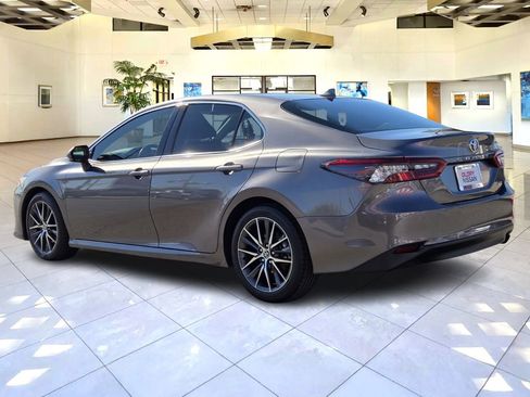 Used 2023 Toyota Camry XLE FWD image 7