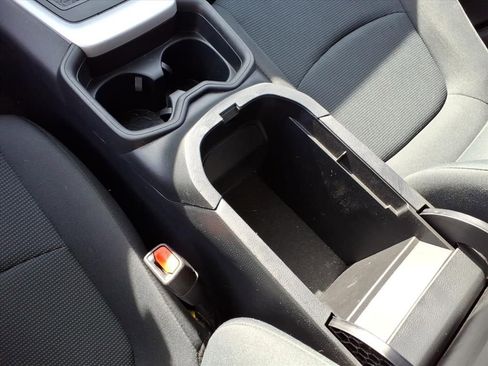 Used 2021 Toyota RAV4 LE image 22