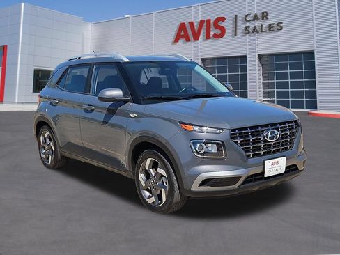 Used 2025 Hyundai Venue SEL FWD image 3