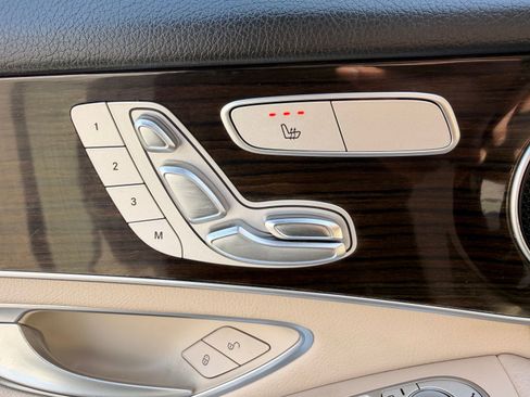 Used 2019 Mercedes-Benz GLC 300 GLC 300 image 20