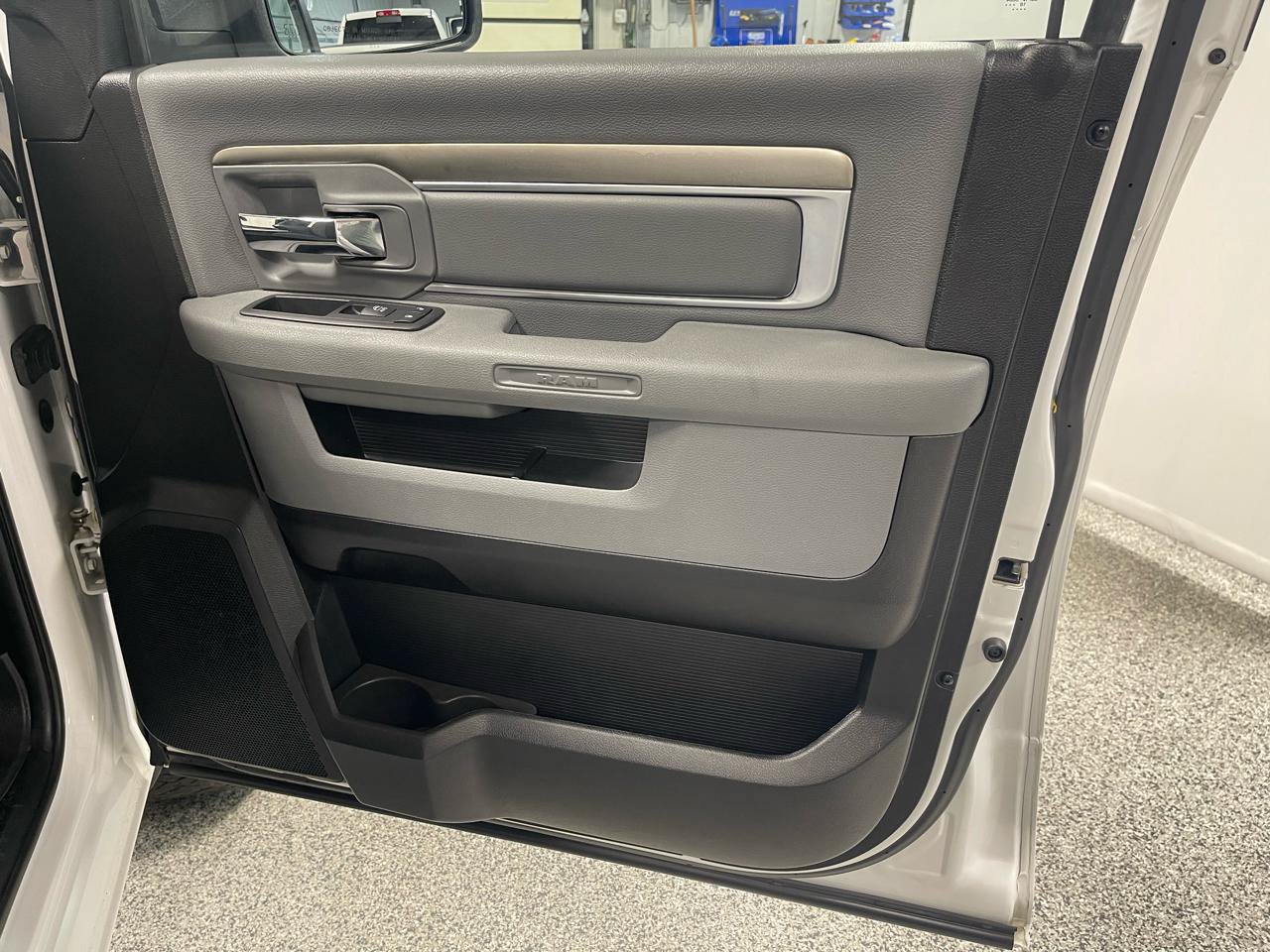 Used 2019 RAM 1500 Big Horn AWD/4WD image 14