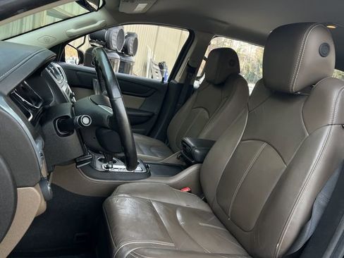 Used 2016 GMC Acadia SLT image 13