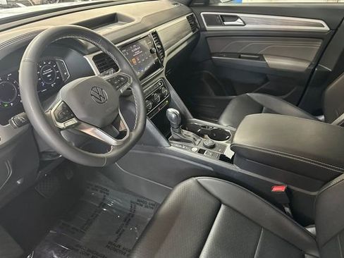 Certified 2022 Volkswagen Atlas Cross Sport SE image 12