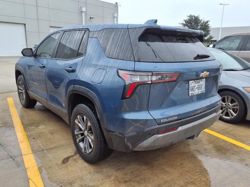 Used 2026 Chevrolet Equinox LT FWD image 2