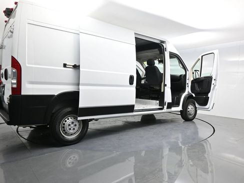Used 2022 RAM ProMaster 2500 image 4