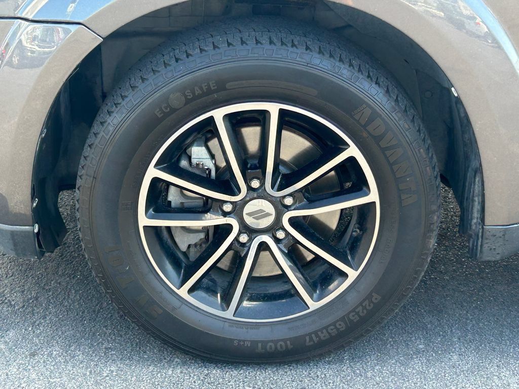 Used 2018 Dodge Journey SXT w/ Connectivity Group FWD image 12