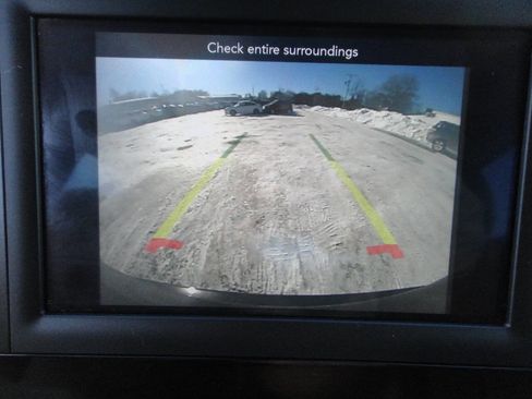 Used 2020 Chrysler Voyager Lxi image 9