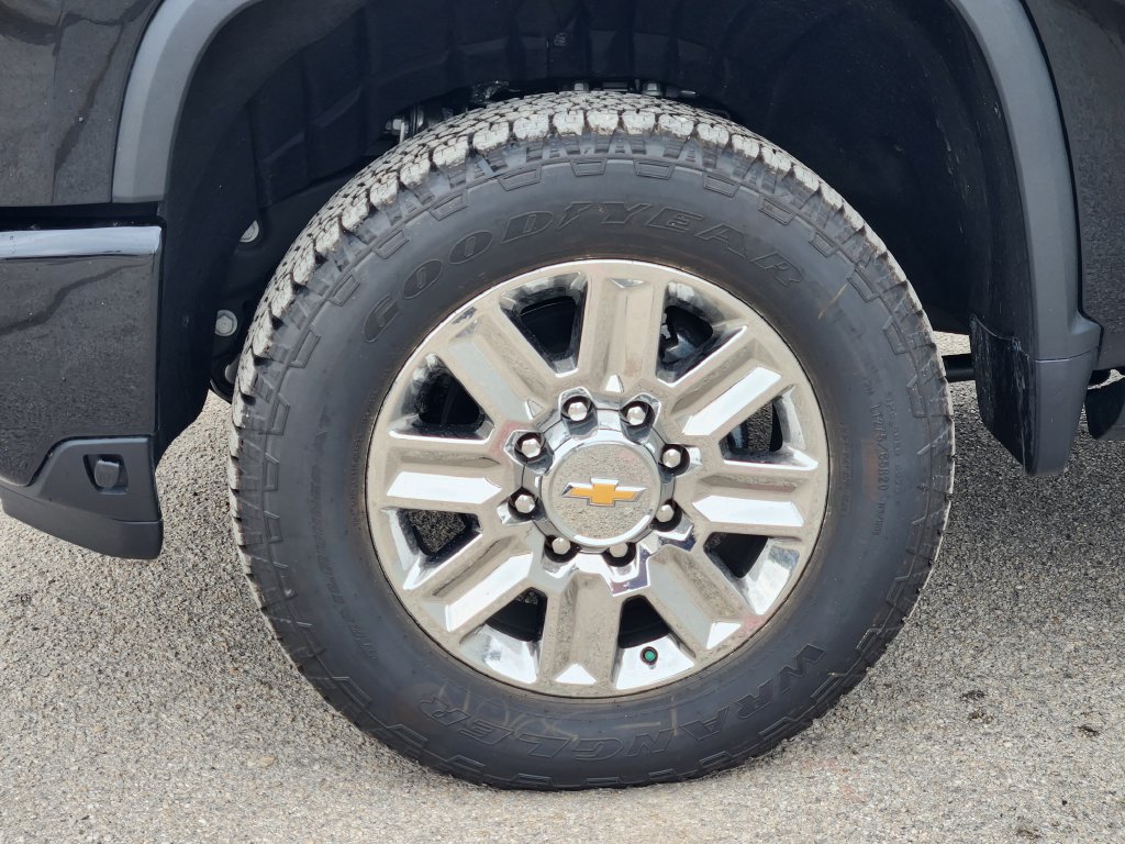 New 2026 Chevrolet Silverado 2500 High Country w/ High Country Premium Package AWD/4WD image 9
