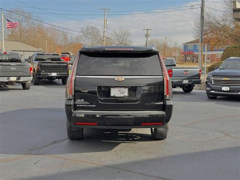 Used 2015 Cadillac Escalade ESV 4WD image 3