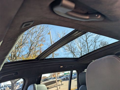 Used 2022 BMW X7 M50i image 13