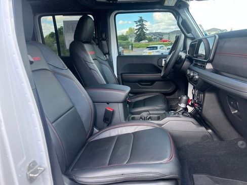 Used 2024 Jeep Wrangler Unlimited Rubicon AWD/4WD image 9