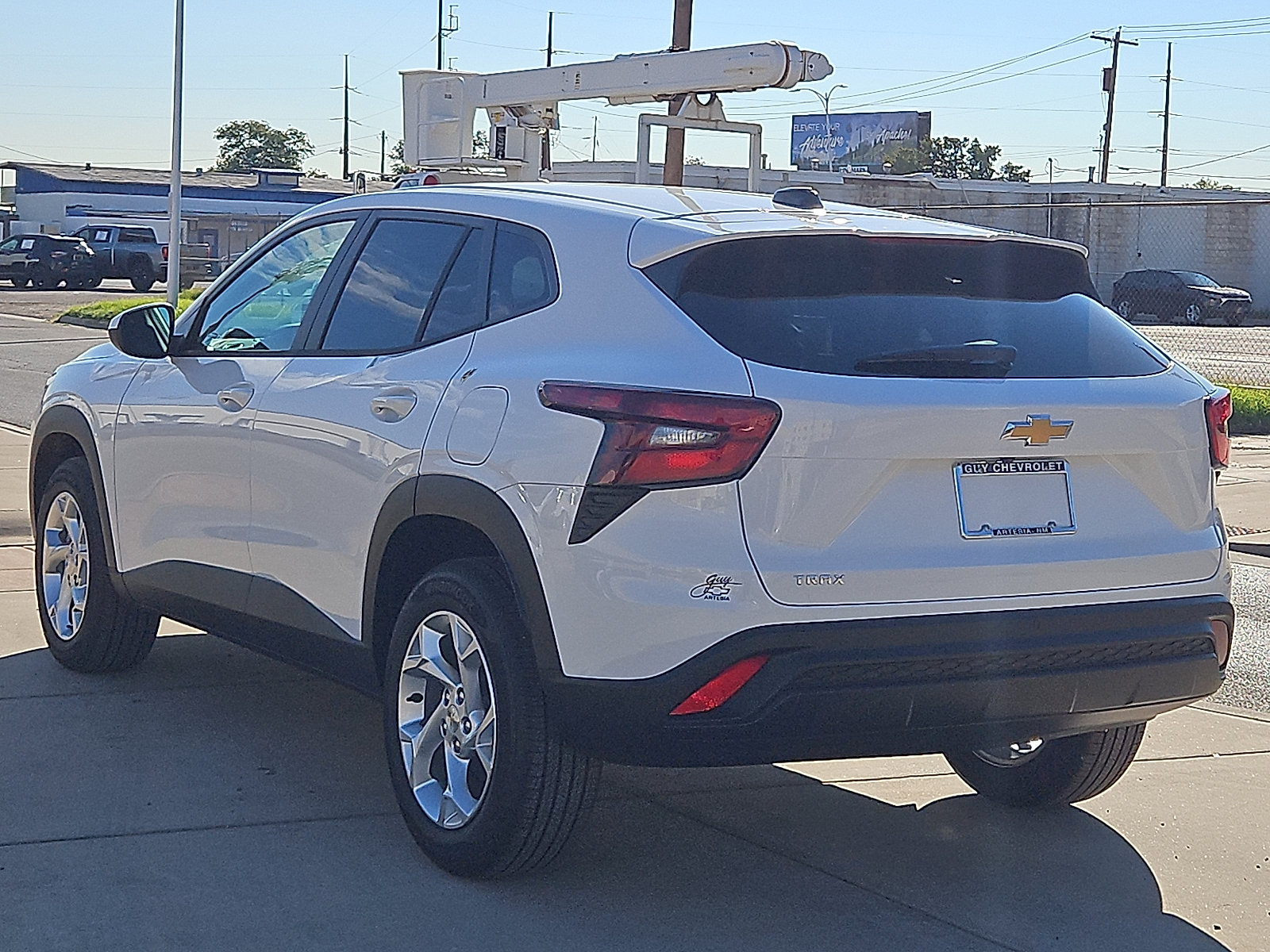 New 2026 Chevrolet Trax LS w/ LS Convenience Package FWD image 3