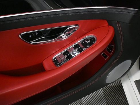 Used 2021 Bentley Continental GT V8 image 17