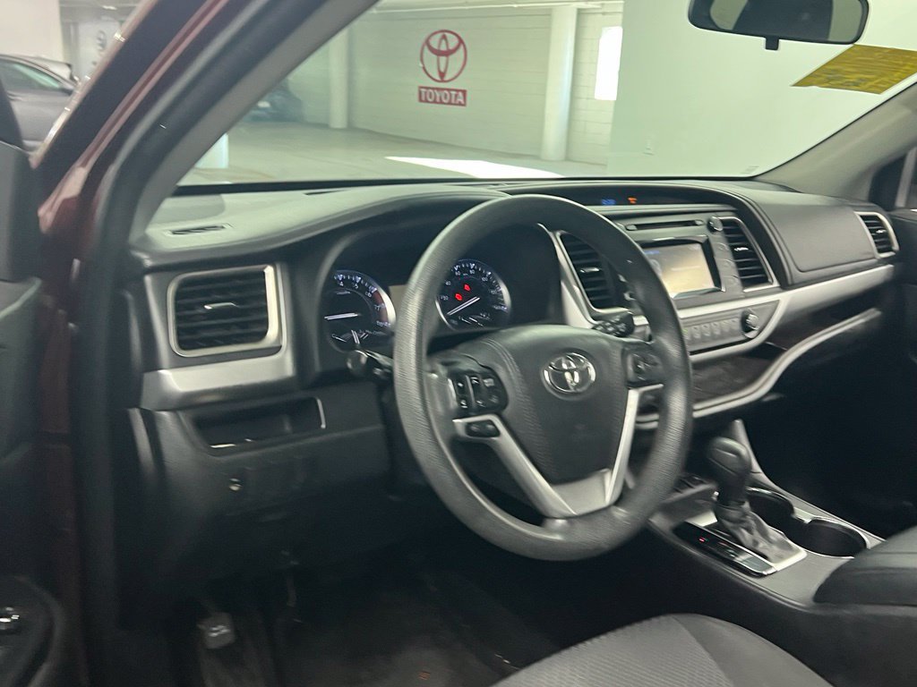 Used 2016 Toyota Highlander LE FWD image 9