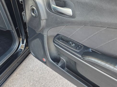 Used 2015 Dodge Charger SXT RWD image 21