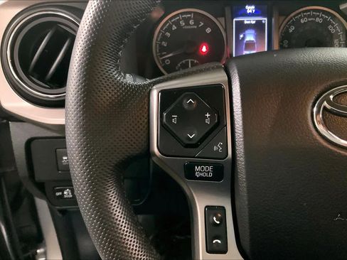 Used 2021 Toyota Tacoma SR5 AWD/4WD image 24