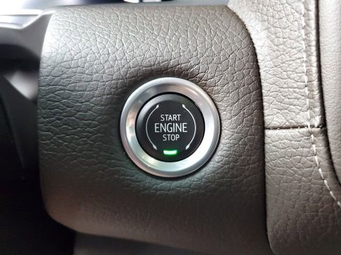 Used 2023 GMC Yukon Denali image 24