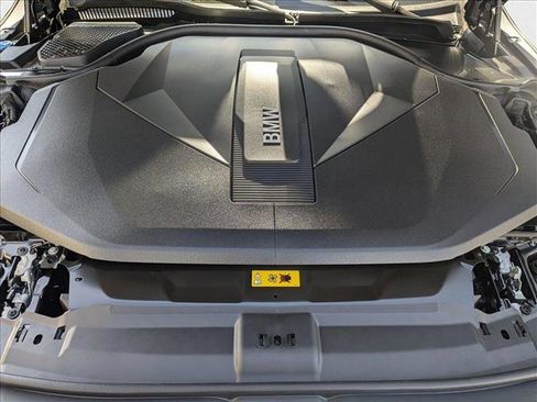 Used 2025 BMW i5 xDrive40 w/ Premium Package image 18