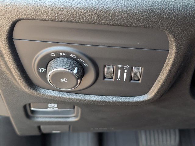 Used 2023 Jeep Grand Cherokee L Overland AWD/4WD image 22
