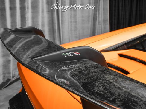 Used 2018 Lamborghini Huracan Performante image 39