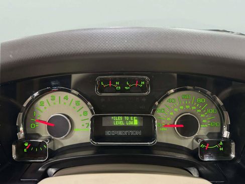 Used 2012 Ford Expedition XLT RWD image 24