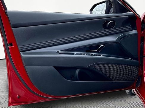 Used 2025 Hyundai Elantra Sport image 23