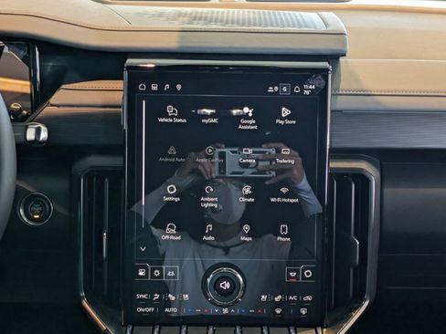 New 2026 GMC Acadia AT4 w/ Luxury Package image 18