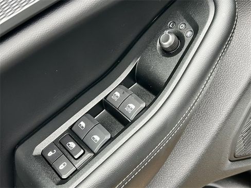 Used 2024 Jeep Grand Cherokee Altitude image 16