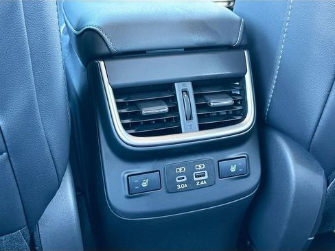 Used 2023 Subaru Outback Limited image 27