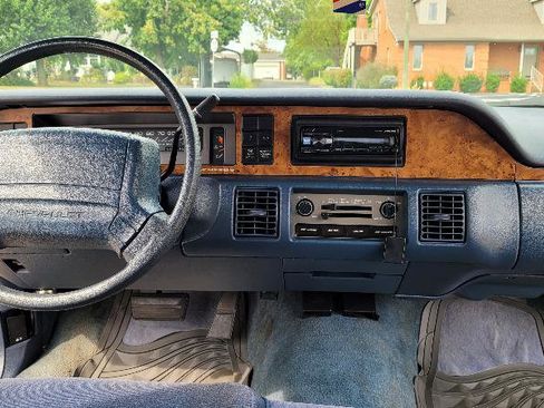 Used 1993 Chevrolet Caprice Classic LS image 13