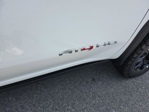 Used 2026 GMC Sierra 2500 AT4 w/ AT4 Premium Plus Package AWD/4WD image 5