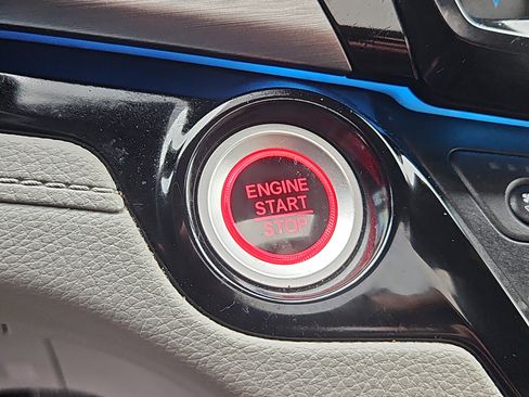 Used 2018 Honda Odyssey Elite image 19