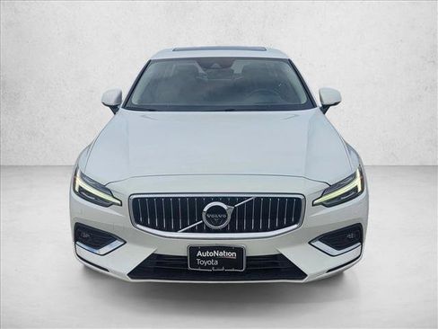 Used 2019 Volvo S60 T5 Inscription FWD image 2