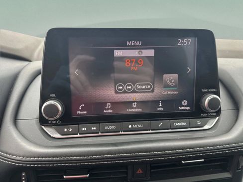 Used 2021 Nissan Rogue S AWD/4WD image 27