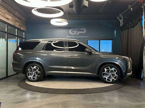 Used 2021 Hyundai Palisade Calligraphy image 2