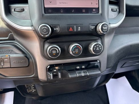 Used 2022 RAM 2500 Big Horn AWD/4WD image 34