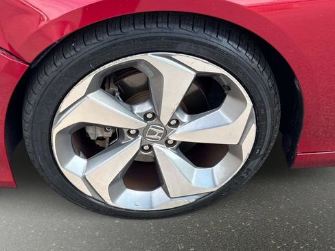 Used 2018 Honda Accord Touring image 10