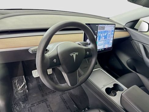Used 2022 Tesla Model Y Performance AWD/4WD image 9